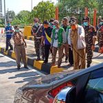 Petugas Lakukan Screening Pengendara di Tujuh Pintu Tol Pasuruan