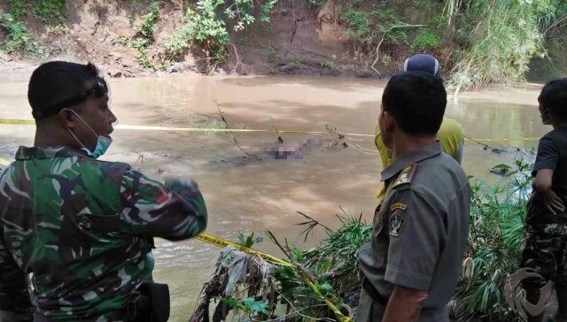 Warga Pagergunung Blitar Heboh Penemuan Mayat di Sungai Sebeng