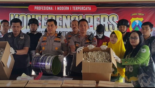 Penjual Ikan Asin dan Penyedia Formalin di Pasuruan Diciduk Polisi