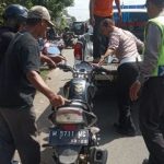 Oleng dan Terjatuh di Jalan Raya Ngantru Tulungagung, Penumpang Motor Tewas