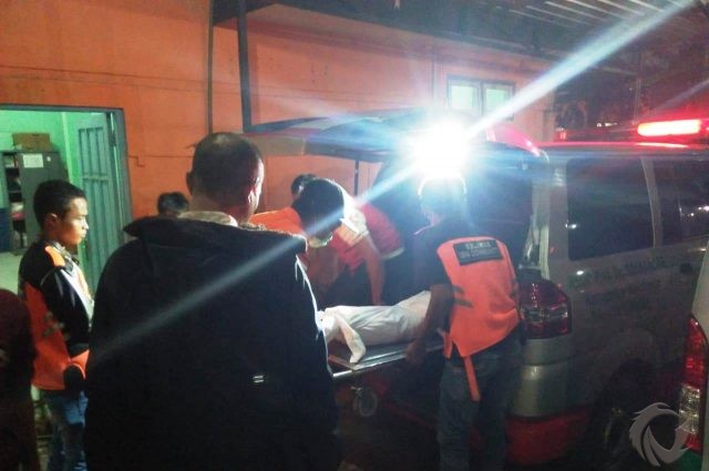 Motor Tabrak Dump Truck Parkir di Mojokerto, Tiga Orang Tewas