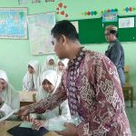 Tangkal Corona, Masker Masuk Madrasah di Gresik