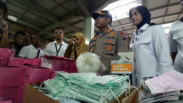 Grebek Gudang di Sidoarjo, Polisi Amankan Puluhan Ribu Masker