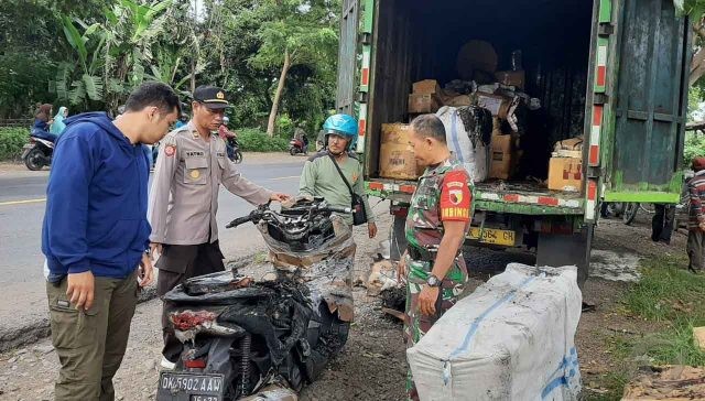 Mobil Ekspedisi PT Gunung Harta Bali, Terbakar di Jalur Pantura Situbondo