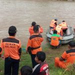 Perahu Penyeberangan Brantas Terbalik di Jombang, 4 Orang Belum Ditemukan