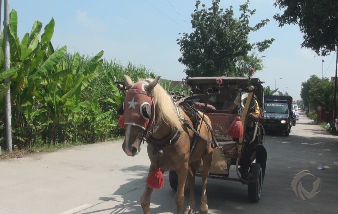 Cegah Covid-19, Ini Cara Berbeda yang Dilakukan Petugas Kecamatan Puri Mojokerto