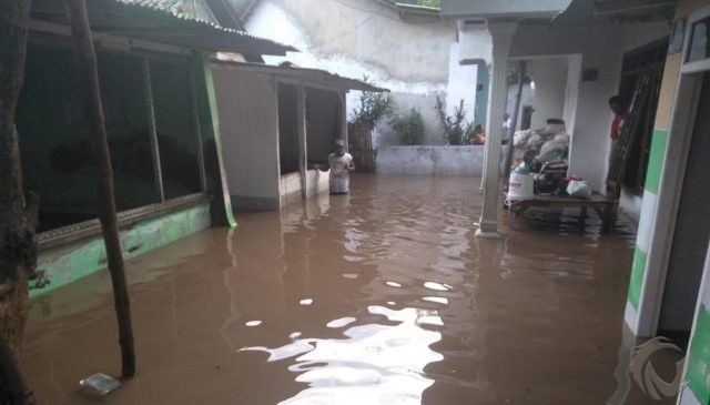 Diguyur Hujan Deras,  Puluhan Rumah Dua Dusun di Situbondo Terendam Air