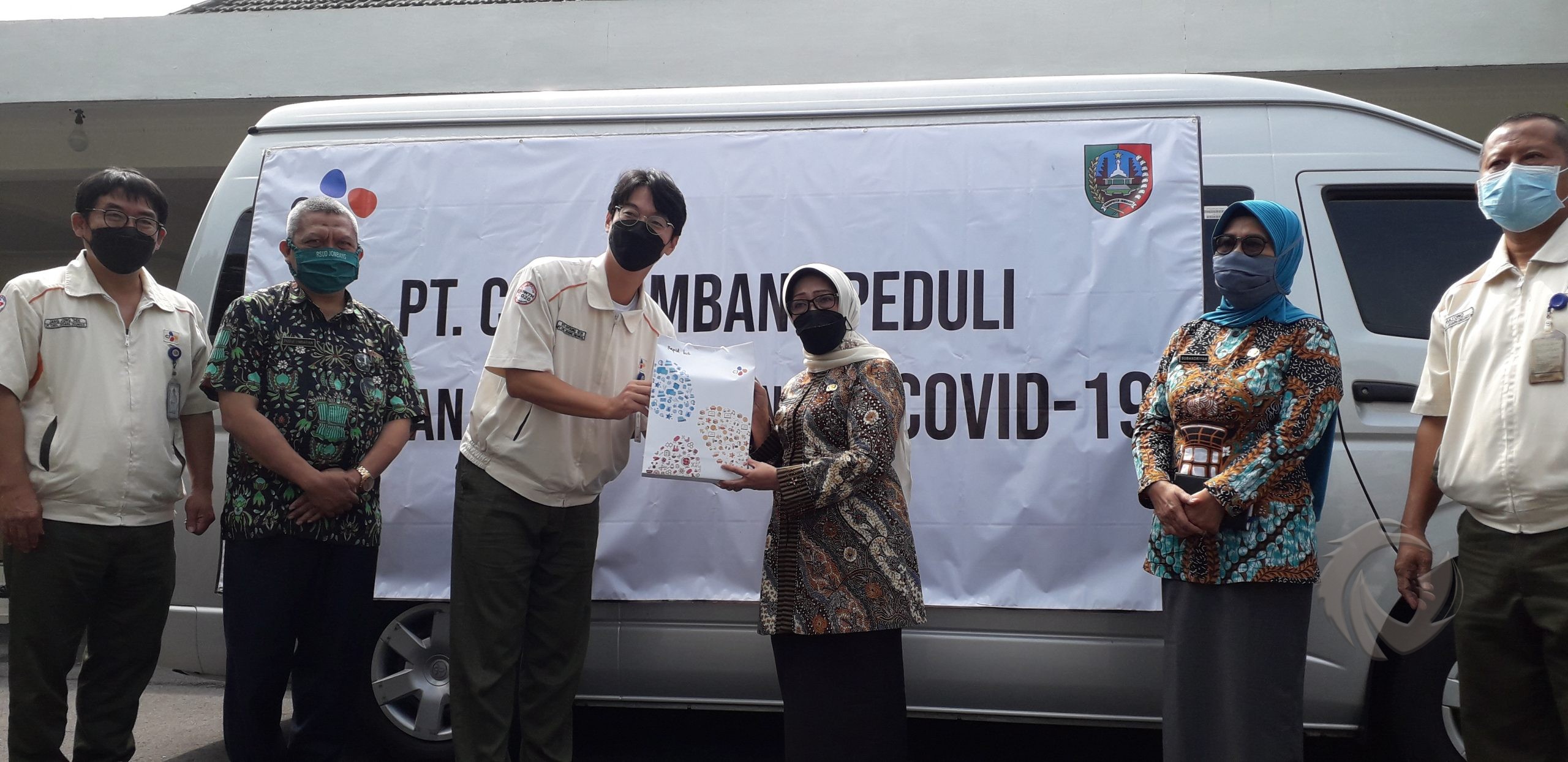 Peduli Covid-19, PT CJI Bantu Ratusan Alat Rapid Test ke Pemkab Jombang