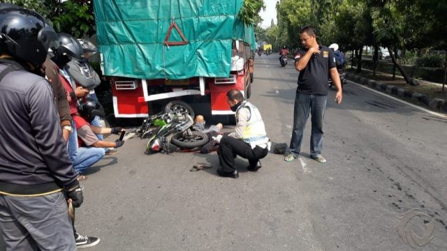 Tabrak Pantat Truk di Sidoarjo, Warga Ngawi Tewas 