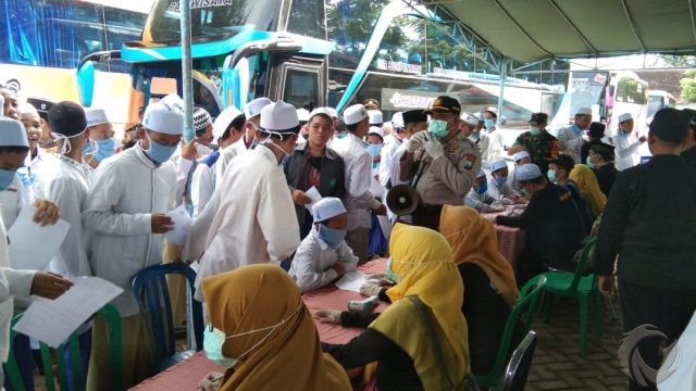 Geger Virus Corona, Belasan Ribu Santri Ponpes Sukorejo Situbondo Dipulangkan