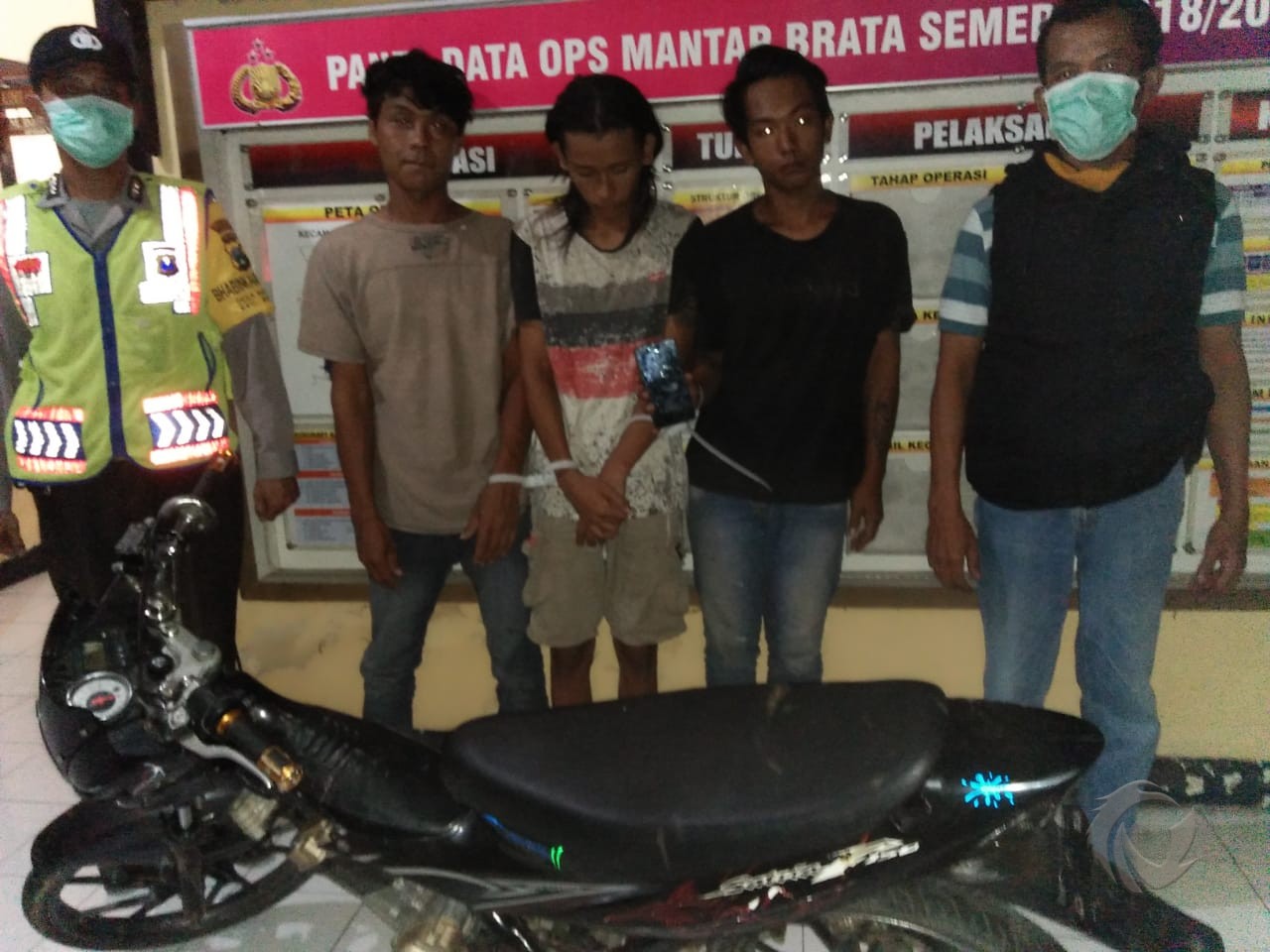 Asyik Ngabuburit, Handphone Dua Remaja di Jombang Dirampas Jambret