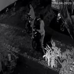 Tanpa Penutup Muka, Dua Maling Embat Motor KLX di Sidoarjo, Terekam CCTV