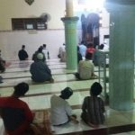 Awal Ramadan, Sejumlah Masjid di Situbondo Tetap Gelar Salat Tarawih Berjamaah