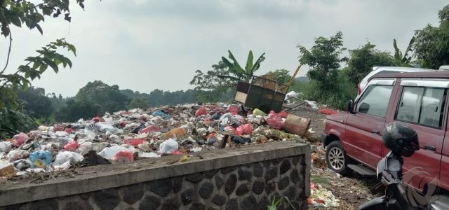 Tumpukan Sampah di Pasar Prigen Pasuruan, Dikeluhkan Warga