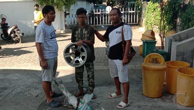 Diduga Curi Onderdil dari 8 Mobil di Situbondo, Pencari Rongsokan Ditangkap Polisi