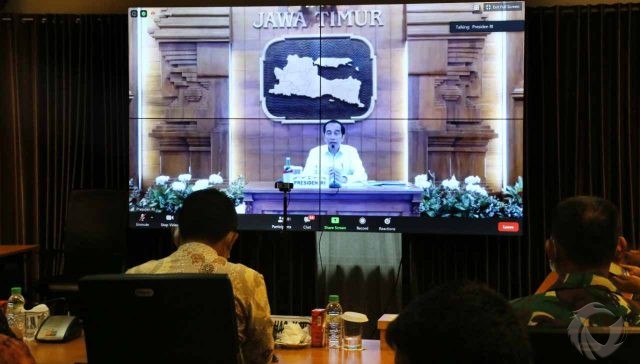 Vidcon dengan Bupati dan Wabup Lumajang, Jokowi Minta Bisa Kendalikan Covid-19