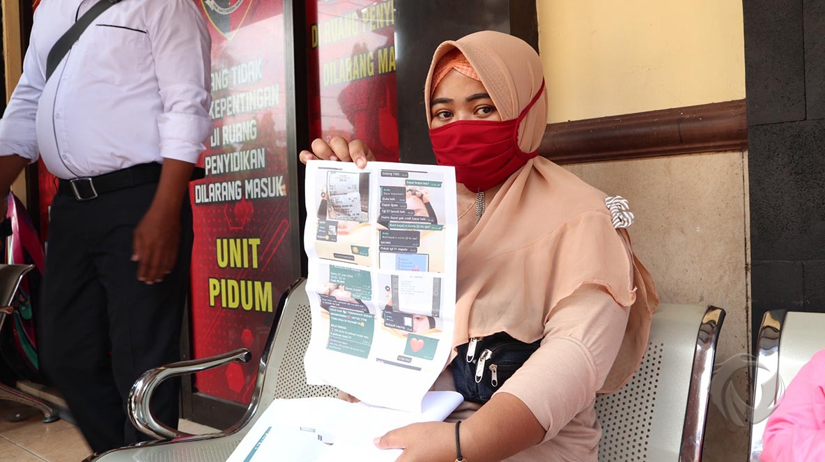 Puluhan Emak-emak di Jombang Jadi Korban Penipuan Arisan Online
