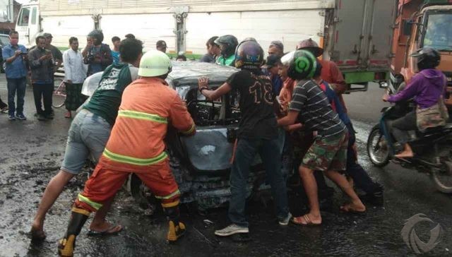 Penumpang Mobil Hyundai Terbakar, Staf Humas Bawaslu Jatim Hendak Balik ke Surabaya