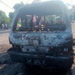 Diduga Konsleting, Mini Bus Hangus Terbakar di Depan SPBU Nganjuk