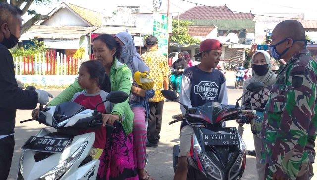 Razia di Jatiroto Lumajang, Warga Tak Pakai Masker Disanksi Baca Pancasila
