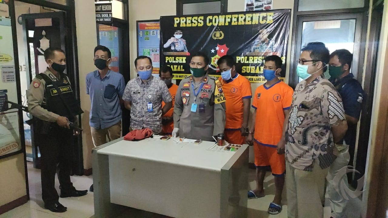 Sedang Nyabu, 4 Warga Pakal Surabaya Diringkus Polisi