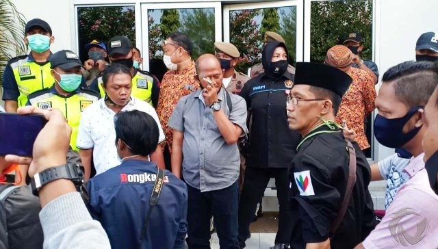 Tiga Satpam Bertubuh Kekar Halangi Wartawan Liput Sidak Bupati di PT. Tanjung Odi Sumenep