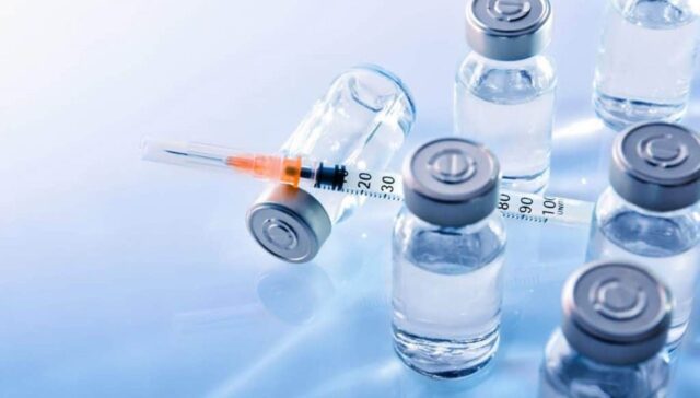 Usai Disuntik Vaksin Covid-19, Nakes di Pamekasan Kejang-Kejang