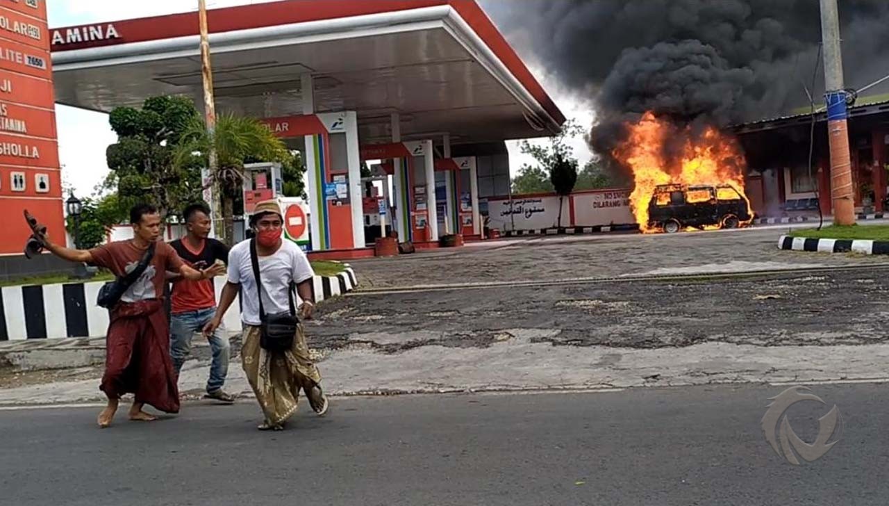 Isi BBM 17 Jeriken, Mobil Carry Terbakar di SPBU Larangan Pamekasan