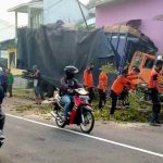 Truk Fuso Tabrak Dua Rumah Warga di Jember, 3 Ruangan Hancur