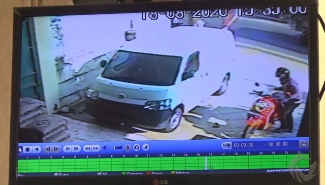 Terekam CCTV, Komplotan Pencuri Gasak Scoopy saat Parkir di depan Toko Area Pasar Rejoso Nganjuk