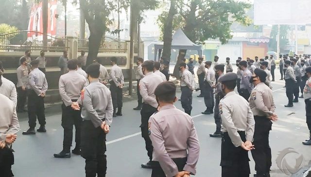 Ledakan Depan DPRD Jember Terjadi Saat 3 Kompi Polisi Sedang Apel Persiapan Pengamanan Demonstrasi