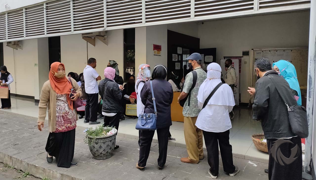 Geruduk Pemkab, Ratusan Guru PNS Jember Komplain Soal Kesalahan di SK Kenaikan Pangkat