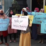 Ibu-Ibu Demo Disdikbud Jombang, Tuntut Belajar Tatap Muka Dibuka