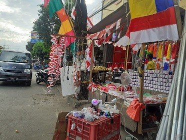 Penjual Pernak-Pernik Kemerdekaan di Mojokerto Raup Jutaan Rupiah Per Hari