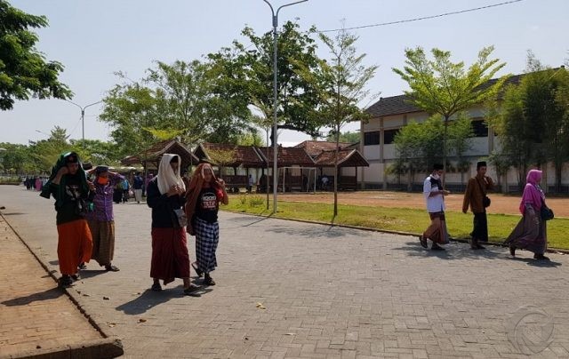 Makam Gus Dur di Jombang Masih Ditutup, 14 Bus Warga Garut Gagal Ziarah