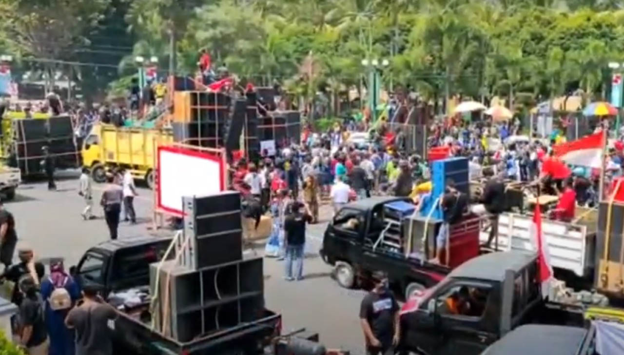 Video: Puluhan Sound System Getarkan Pendapa Jember