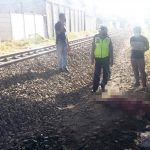 Diduga Tertabrak Kereta, Pria Tak Dikenal Ditemukan Tewas di Bawah Viaduk Trosobo
