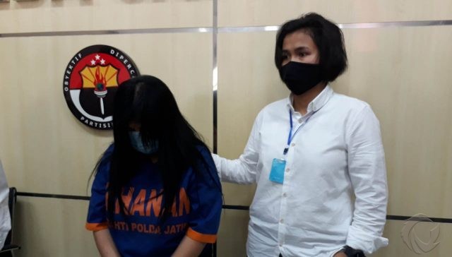 Jual Pemandu Lagu ke Pria Hidung Belang, Pelayan Rumah Karaoke Surabaya Ditangkap Polisi