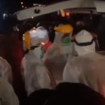 Video: Warga Bersitegang dengan Petugas Meminta Jenazah Covid-19 Disalati di Masjid