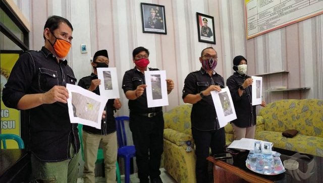 Resah ‘Diteror’ Bunga Setaman dan Boneka Tertusuk Jarum, KPU Kota Blitar Lapor Polisi