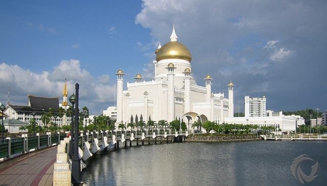 Mengenal Masjid Megah di Atas Laguna di Brunei Darussalam