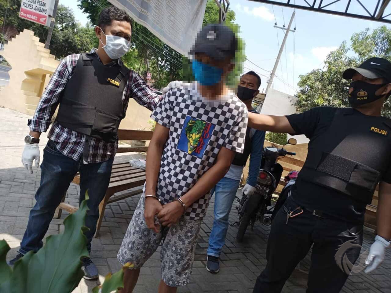 Remaja Asal Perak Jombang Bobol Rumah Makan, Ulahnya ...