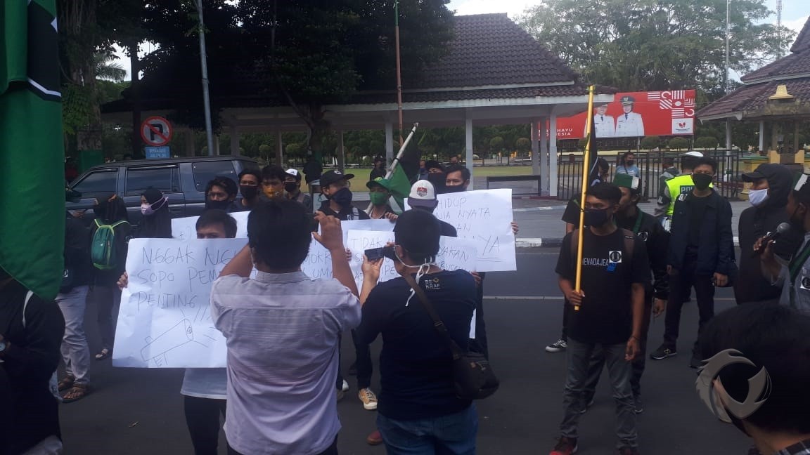 Mahasiswa-Aktivis Lumajang Demo, Tagih 20 Janji Politik Bupati