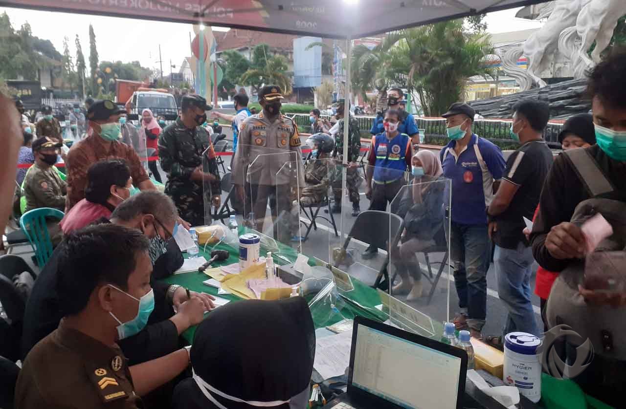 Tim Pemburu Pelanggar Prokes di Mojokerto Jaring 100 Orang Tak Bermasker