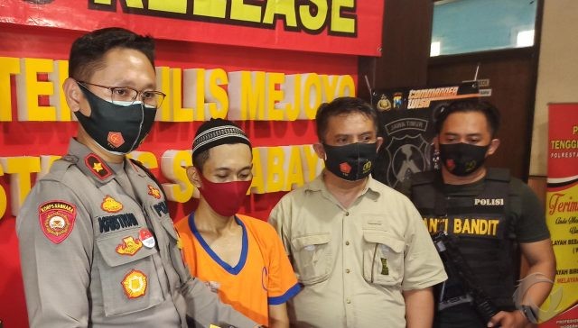 Asyik Nyabu di Belakang Balai RW, Kuli Bangunan di Surabaya Diringkus Polisi