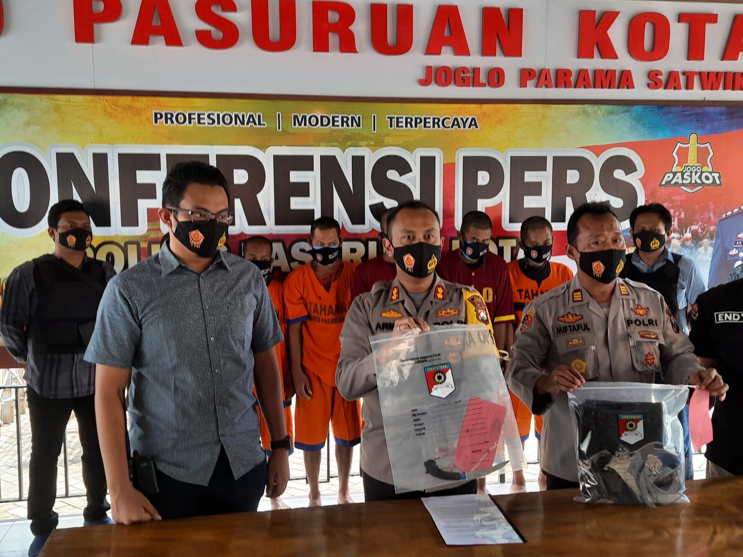 Para tersangka yang kasusnya dirilis oleh Polres Pasuruan Kota, Sabtu (31/10/2020)