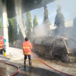 Isi BBM di SPBU, Mobil Suzuki Carry di Pasuruan Ludes Terbakar