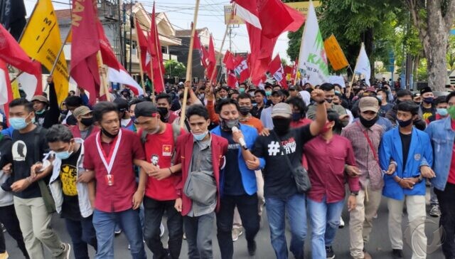 Aksi Tolak Omnibuslaw di Jember, 2.000 Mahasiswa Bergerak Dari Double Way Unej
