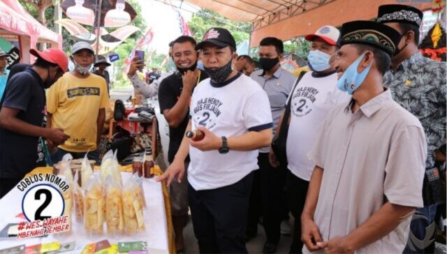 Haji Hendy Datang ke Festival Layangan, Sekaligus Borong Produk UMKM Warga