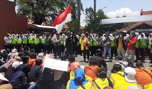 Ditinggal Pergi, Pendemo Tolak UU Ciptaker di Mojokerto Gagal Bertemu Pjs Bupati